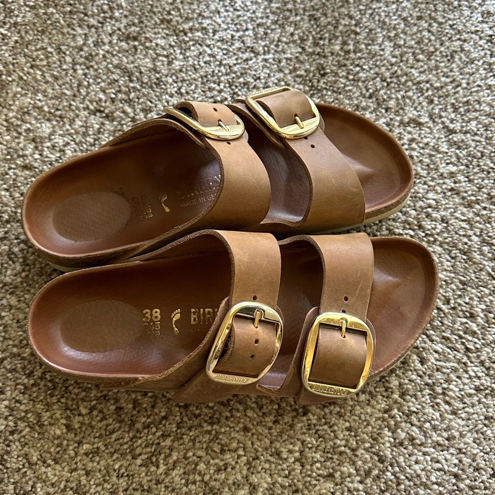 Gold big buckle birks